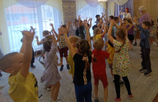 В ДОУ прошло развлечение "Святки" В ДОУ прошло развлечение "Святки".